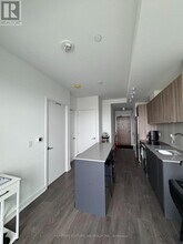 8 Tippett Rd in Toronto, ON - Building Photo - Building Photo