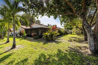 101 W Parkway Dr in Margate, FL - Foto de edificio - Building Photo