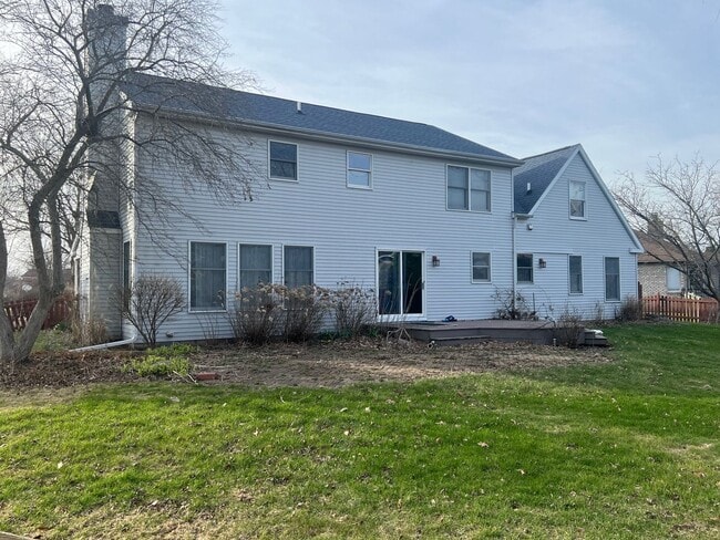 2401 Peppertree Pl in Champaign, IL - Building Photo - Building Photo