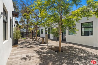 1325 Cabrillo Ave in Los Angeles, CA - Building Photo - Building Photo