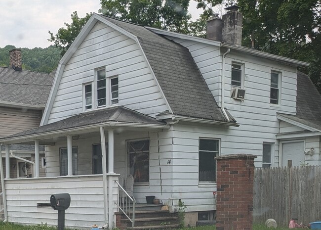 property at 14 Parsons St