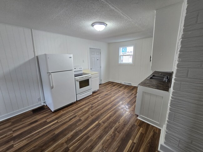 1801 50th St, Unit Lower in Kenosha, WI - Foto de edificio - Building Photo