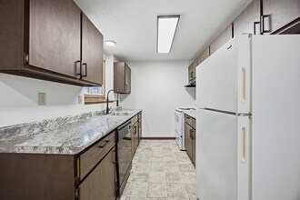 3223 2nd St N in Fargo, ND - Foto de edificio - Building Photo