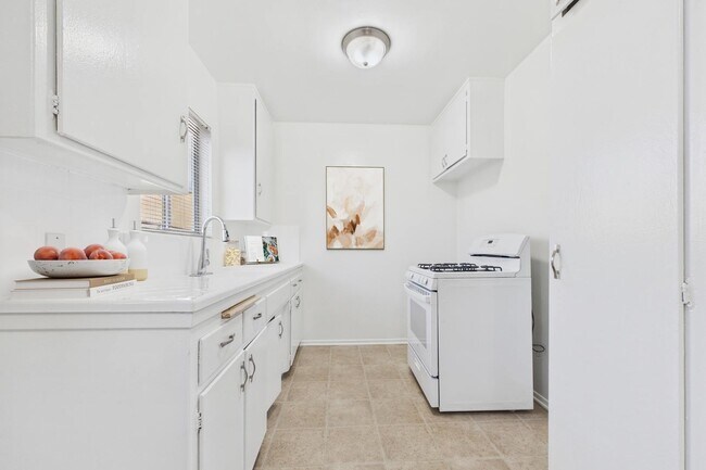 6743 Whitsett Avenue