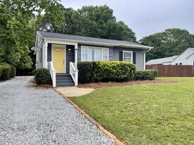 6 Pleasant Ridge Ave in Greenville, SC - Building Photo