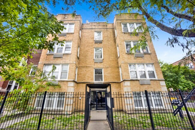 property at 2456 N Hamlin Ave