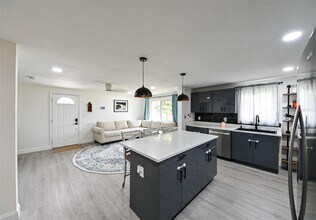 4114 W Olive St in Tampa, FL - Building Photo - Building Photo