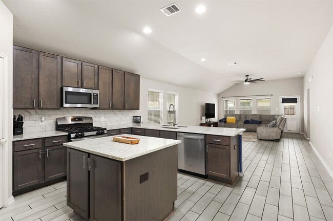 2214 Sand Lily Dr