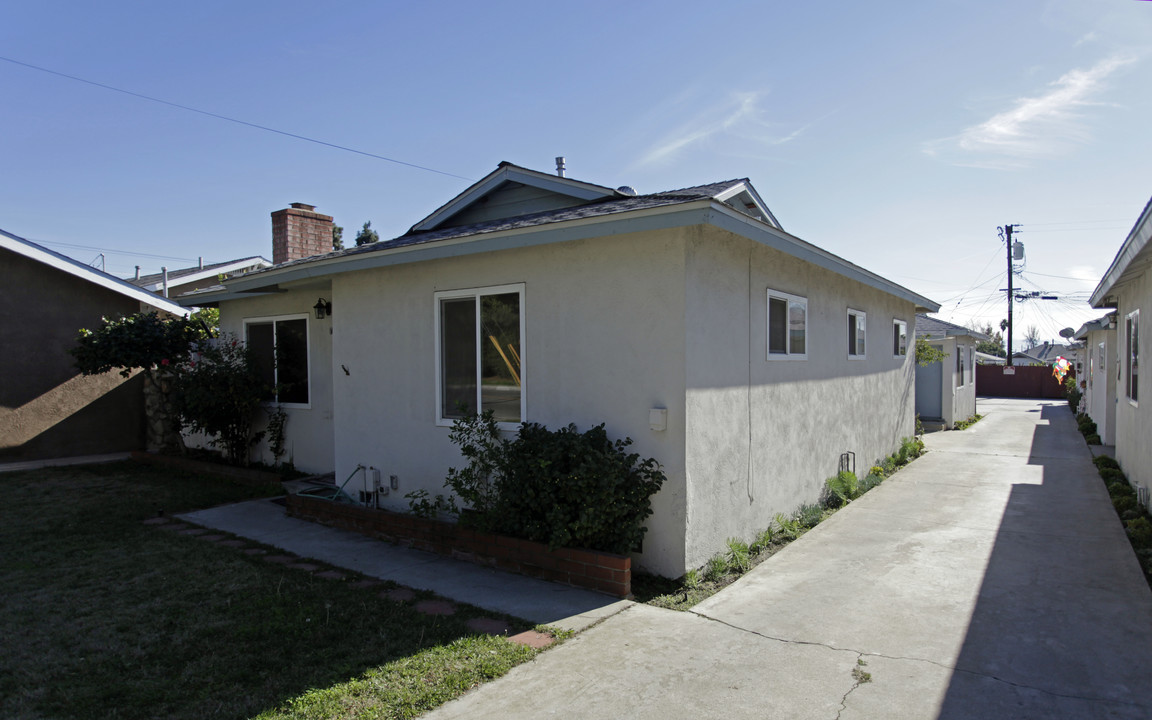 713-719 W D St in Ontario, CA - Building Photo