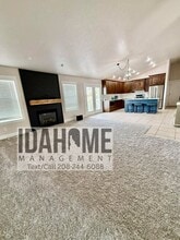 2049 Sunrise Way in Pocatello, ID - Building Photo - Building Photo