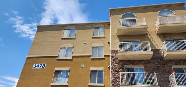3478 S Cozy River Pl, Unit 405 in West Valley City, UT - Foto de edificio - Building Photo