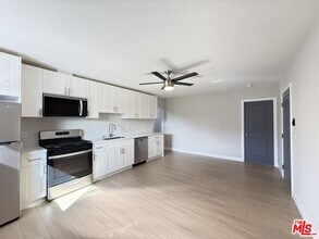 1505 Cochran Ave in Los Angeles, CA - Foto de edificio - Building Photo