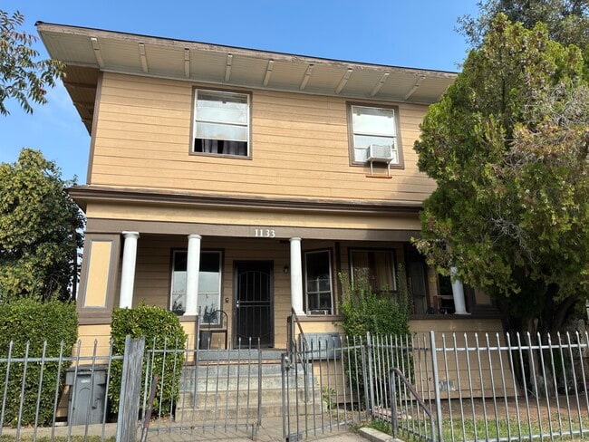 1133 E Divisadero St, Unit Apartment