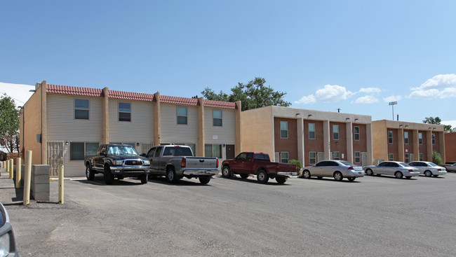 Sunshine Apartments in Albuquerque, NM - Foto de edificio - Building Photo