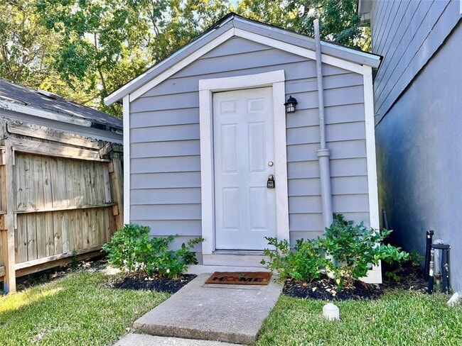 property at 5224 Leeland St