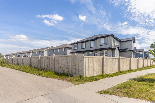 Glenridding Ravine Townhomes in Edmonton, AB - Building Photo - Building Photo