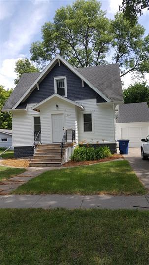 606 5th St S in Moorhead, MN - Building Photo