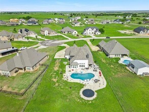 707 Cactus Crk Ct in Godley, TX - Foto de edificio - Building Photo