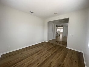 37280 Parkway Dr in Beaumont, CA - Building Photo - Building Photo