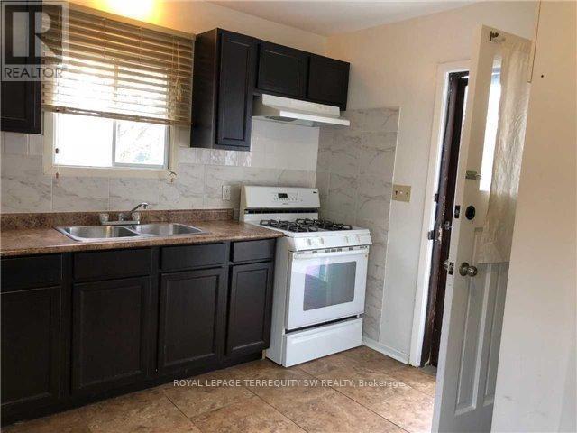 61 Cedar Dr in Toronto, ON - Building Photo - Building Photo