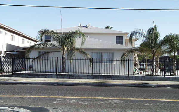 12001 Vanowen St in North Hollywood, CA - Building Photo - Building Photo