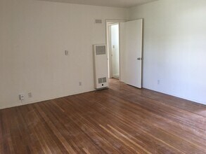 1700 W Victory Blvd in Burbank, CA - Building Photo - Building Photo