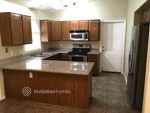 9733 W Tonopah Dr in Peoria, AZ - Building Photo - Building Photo