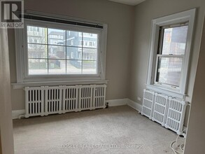 89 Woodbine Ave in Toronto, ON - Building Photo - Building Photo
