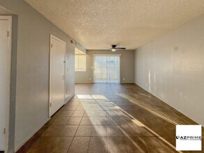 15601 N 27th St in Phoenix, AZ - Building Photo - Building Photo