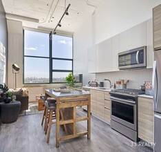 Fields Lofts in Chicago, IL - Building Photo - Building Photo