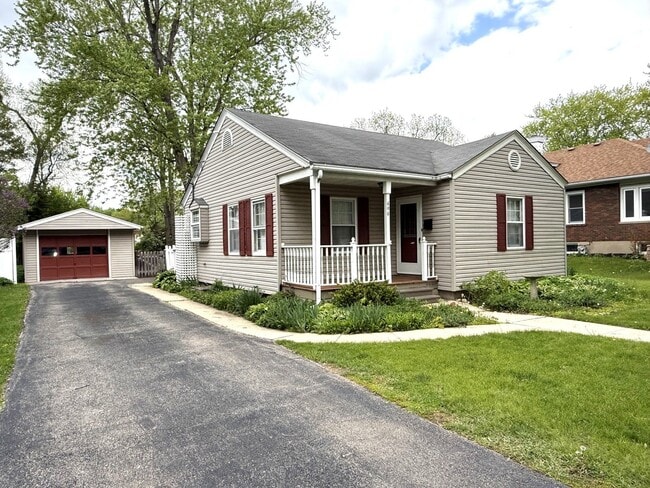 606 S 3rd St in West Dundee, IL - Building Photo - Building Photo