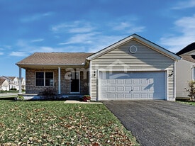 818 Bent Oak Dr in Blacklick, OH - Building Photo