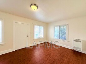 2414 1/2 E 3rd St in Los Angeles, CA - Building Photo