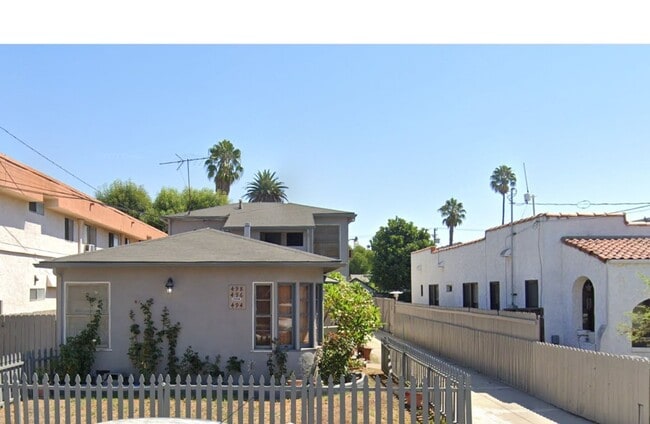 500 Almond Ave in Long Beach, CA - Building Photo - Building Photo