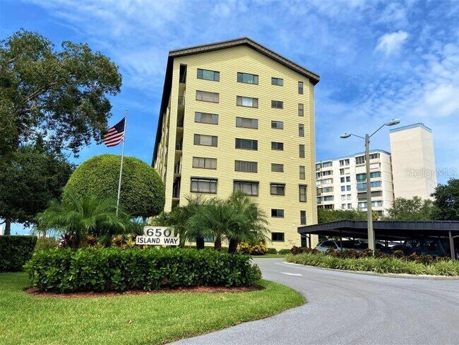 650 Island Way in Clearwater, FL - Building Photo - Building Photo