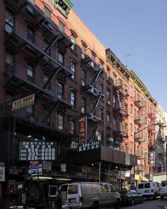 7 Eldridge St in New York, NY - Building Photo