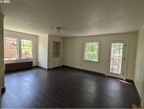 1915 Hilyard St in Eugene, OR - Foto de edificio - Interior Photo