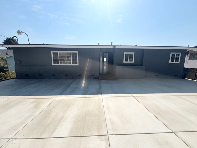 360 1st Ave in Chula Vista, CA - Building Photo - Building Photo