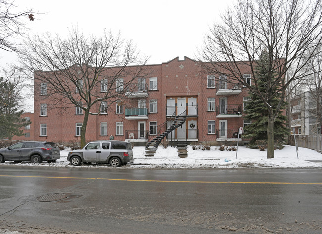 3805 E du Mont-Royal E