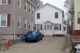 213 Francis Ave in Pawtucket, RI - Building Photo