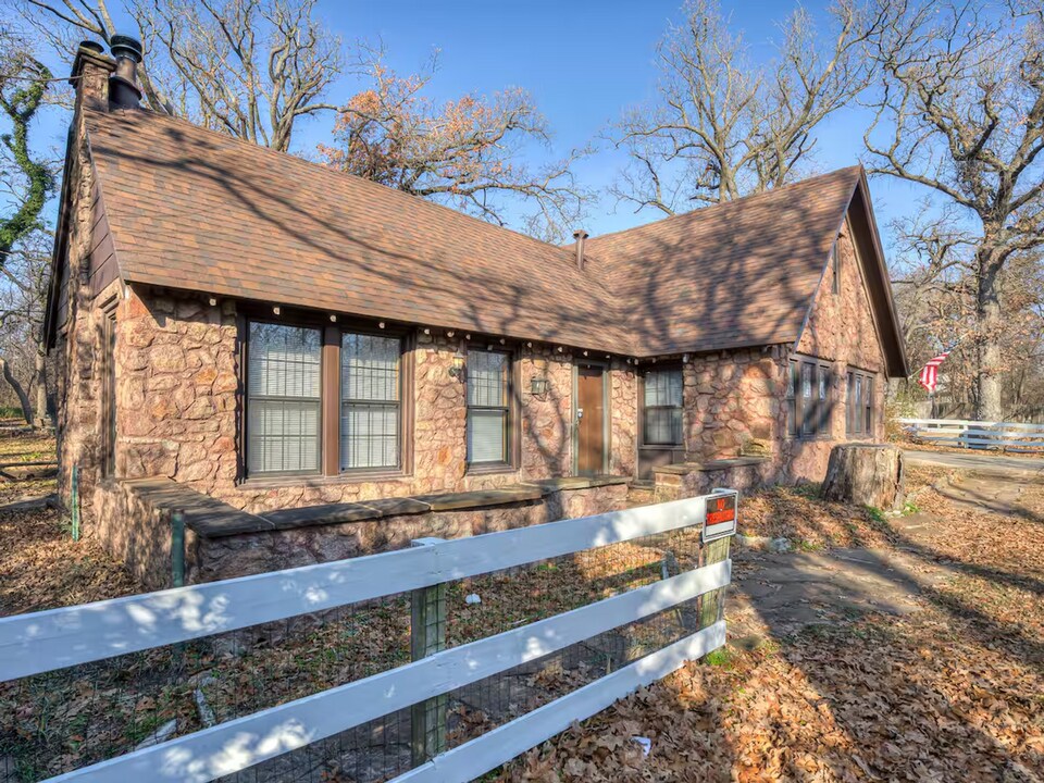 6901 NW 12th St in Oklahoma City, OK - Building Photo