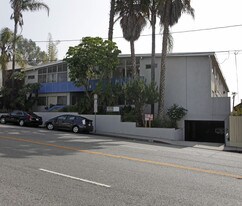 928 N San Vicente Blvd in West Hollywood, CA - Building Photo