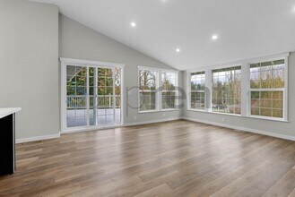 1020 151st Ave SE in Bellevue, WA - Building Photo - Building Photo