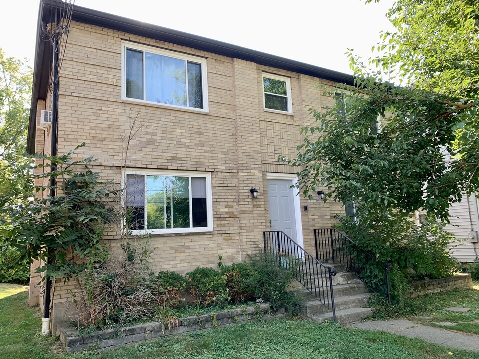 6408 Kennedy Ave, Unit Apt. #3 in Cincinnati, OH - Foto de edificio