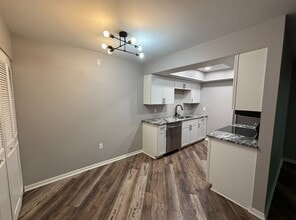 5800 Hollywood Blvd in Sarasota, FL - Building Photo - Building Photo