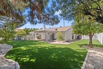 10011 N 74th Pl in Scottsdale, AZ - Building Photo - Building Photo