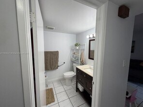 9411 Fontainebleau Blvd in Miami, FL - Building Photo - Building Photo
