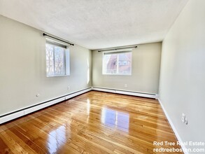 354 Market St, Unit 3 in Boston, MA - Building Photo - Building Photo