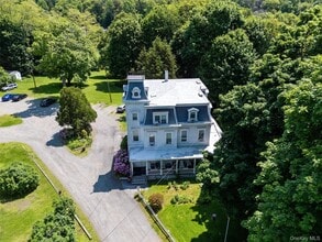 1860 E Main St in Mohegan Lake, NY - Building Photo - Building Photo