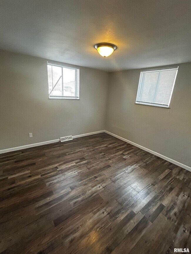 2611 W Wardcliffe Dr in Peoria, IL - Building Photo - Building Photo